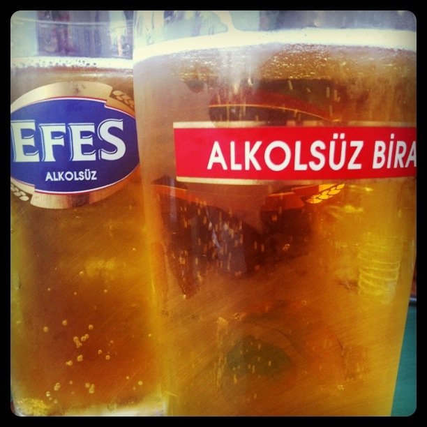 نوشیدنیِ مالتِ بدونِ الکل — Efes Malt (Non-Alcoholic)